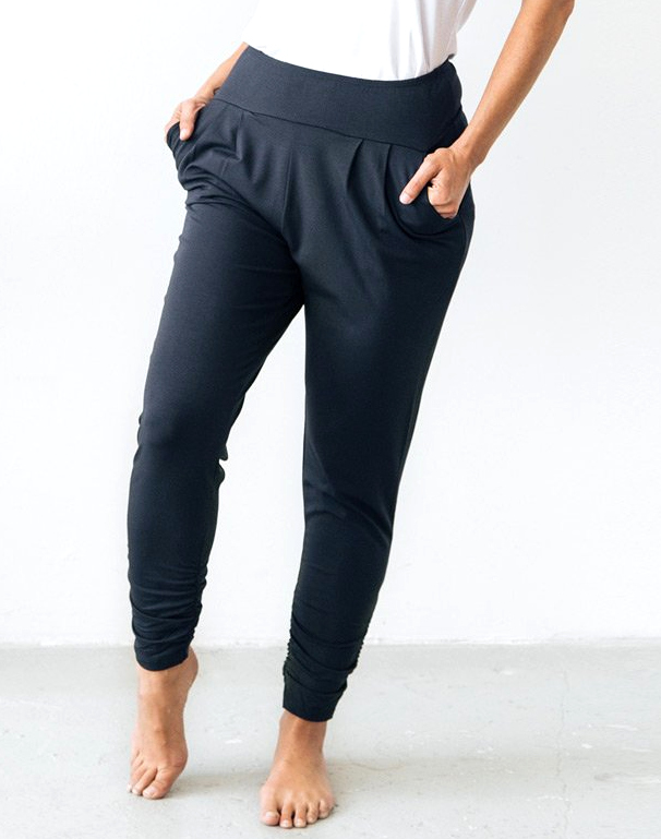 denim joggers womens outfits