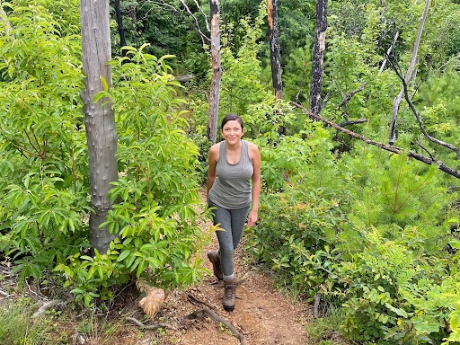 best-hiking-gear-list-for-female-trekkers