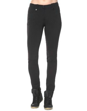 style-guide-ultimate-womens-travel-pants