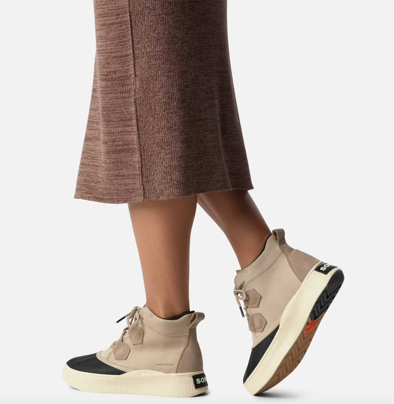 womens-waterproof-boots-for-winter