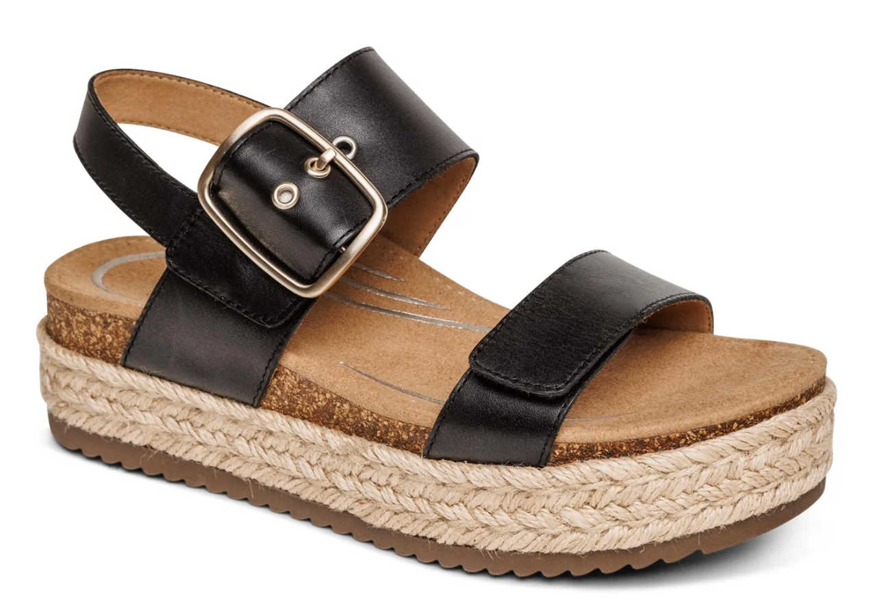 best-sandals-for-travel