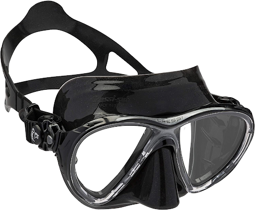 5 Scuba Diving Essentials For The First Time Diver