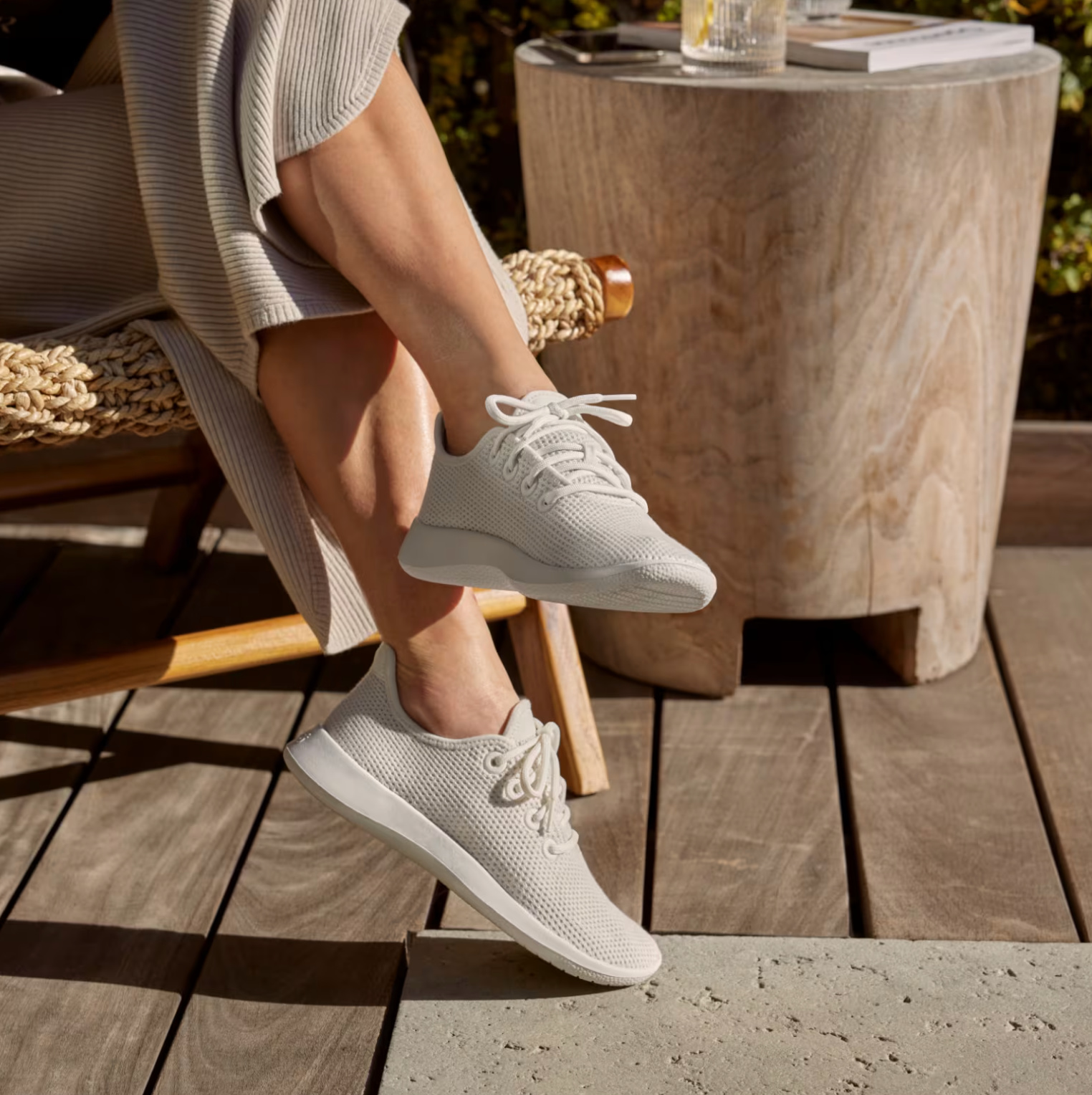 best-white-sneakers-for-travel