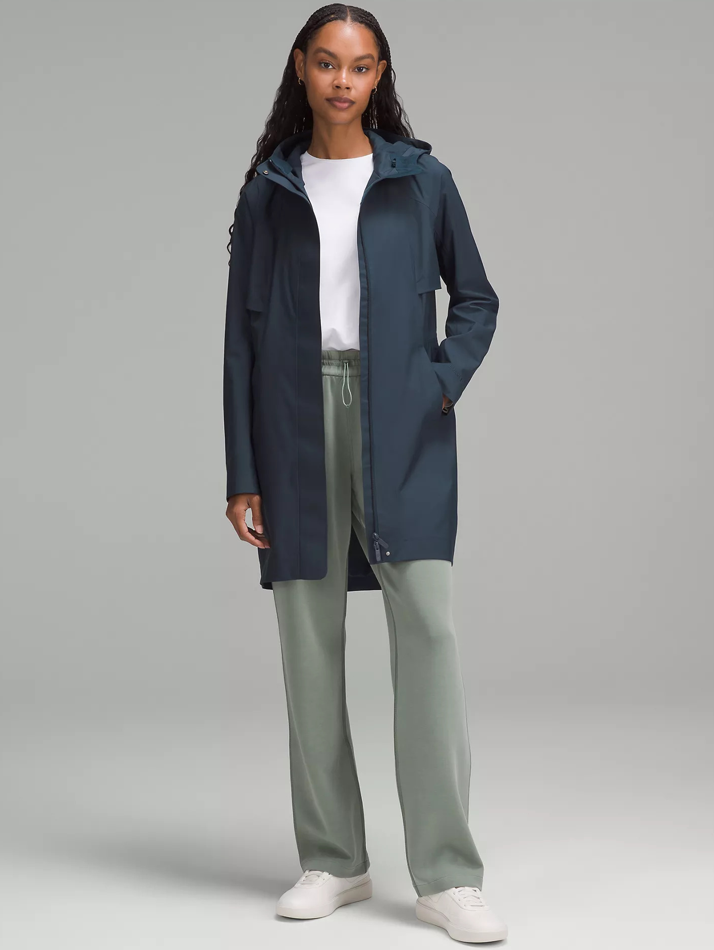 travel-raincoats-for-women