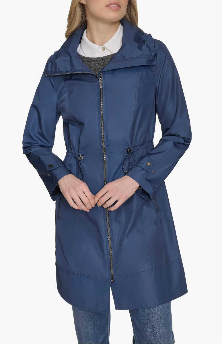 travel-raincoats-for-women
