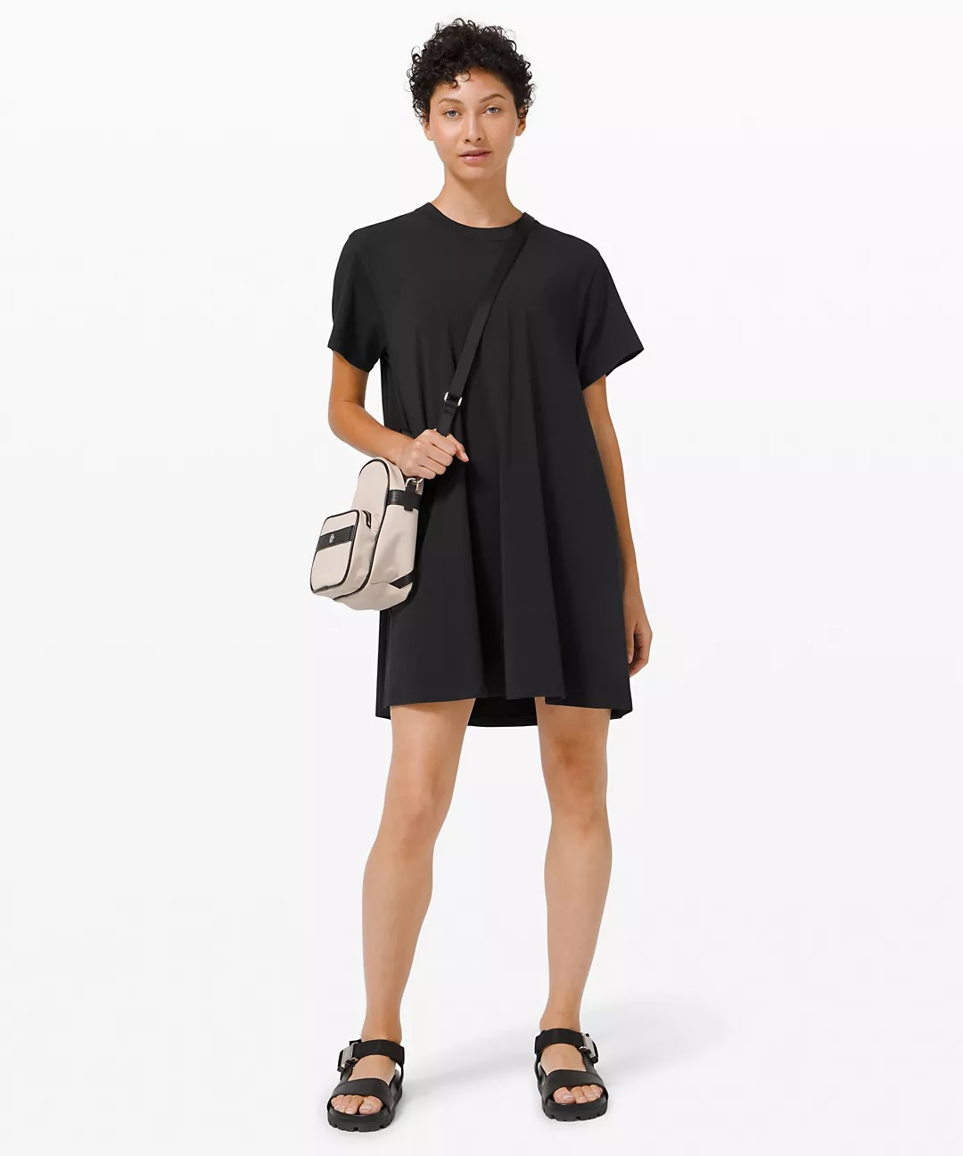 black travel dress with sleeves