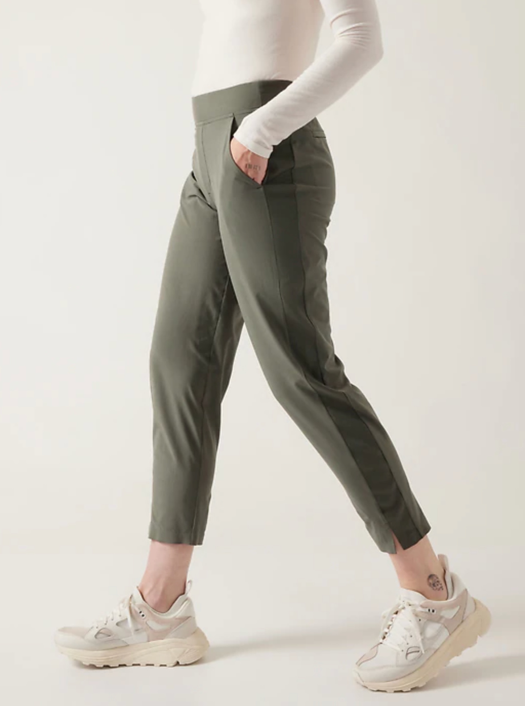 Peyton Pocketed Joggers - Olive  Fashion joggers, Womens joggers outfit,  Fashion outfits