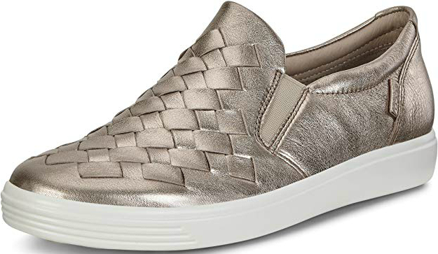 Best Womens Narrow Shoes for Travel That Are Comfortable and Cute