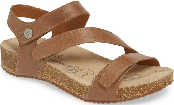 chunky sandals tan