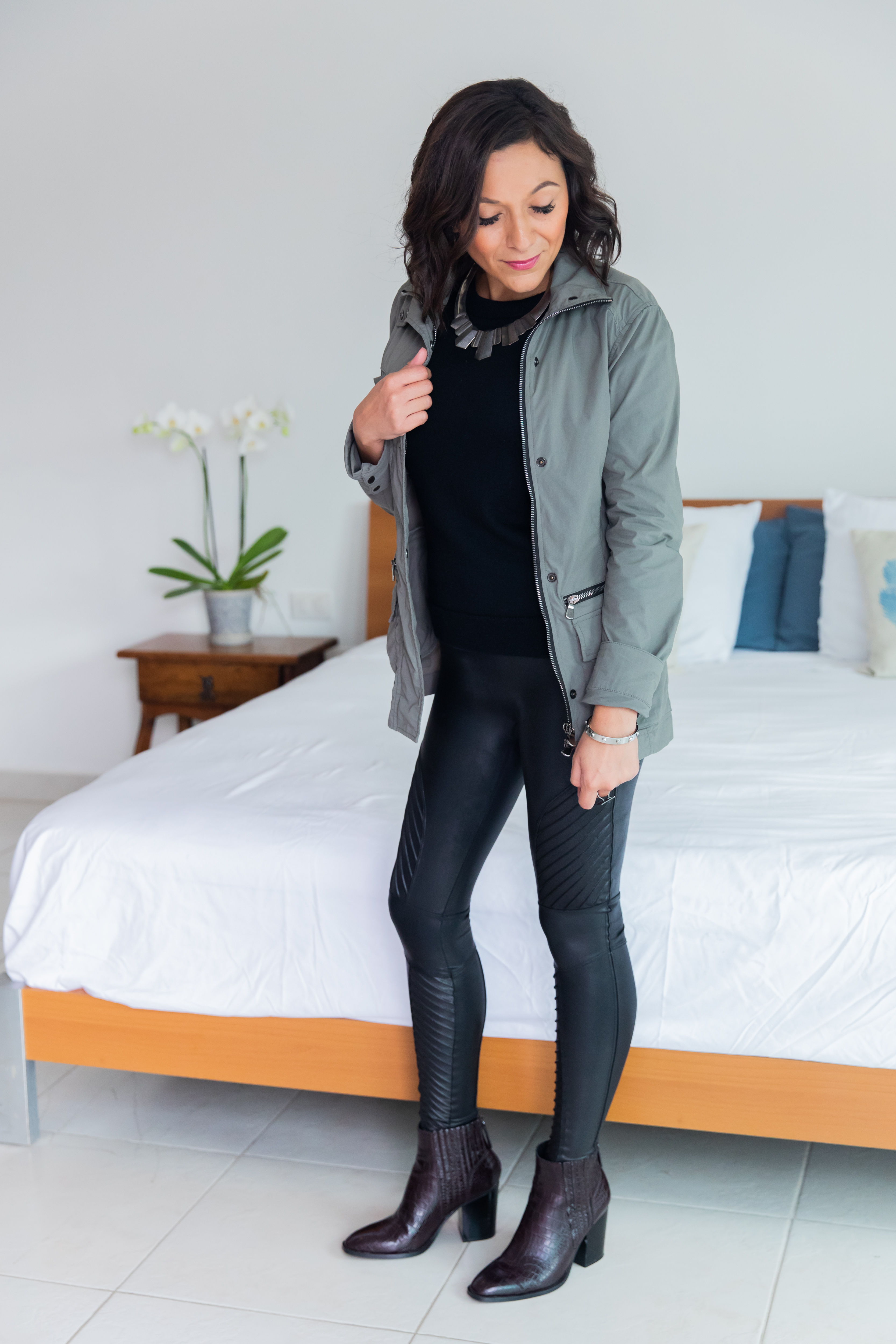 Why Spanx Faux Leather Leggings Awesome for Traveling