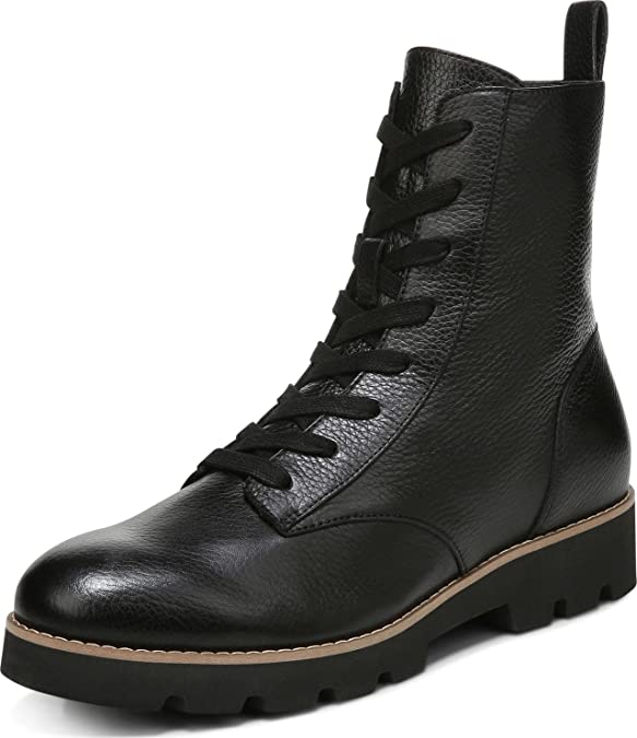 best-flat-boots-for-travel