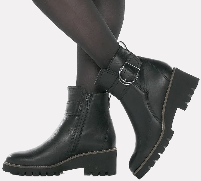 best-flat-boots-for-travel