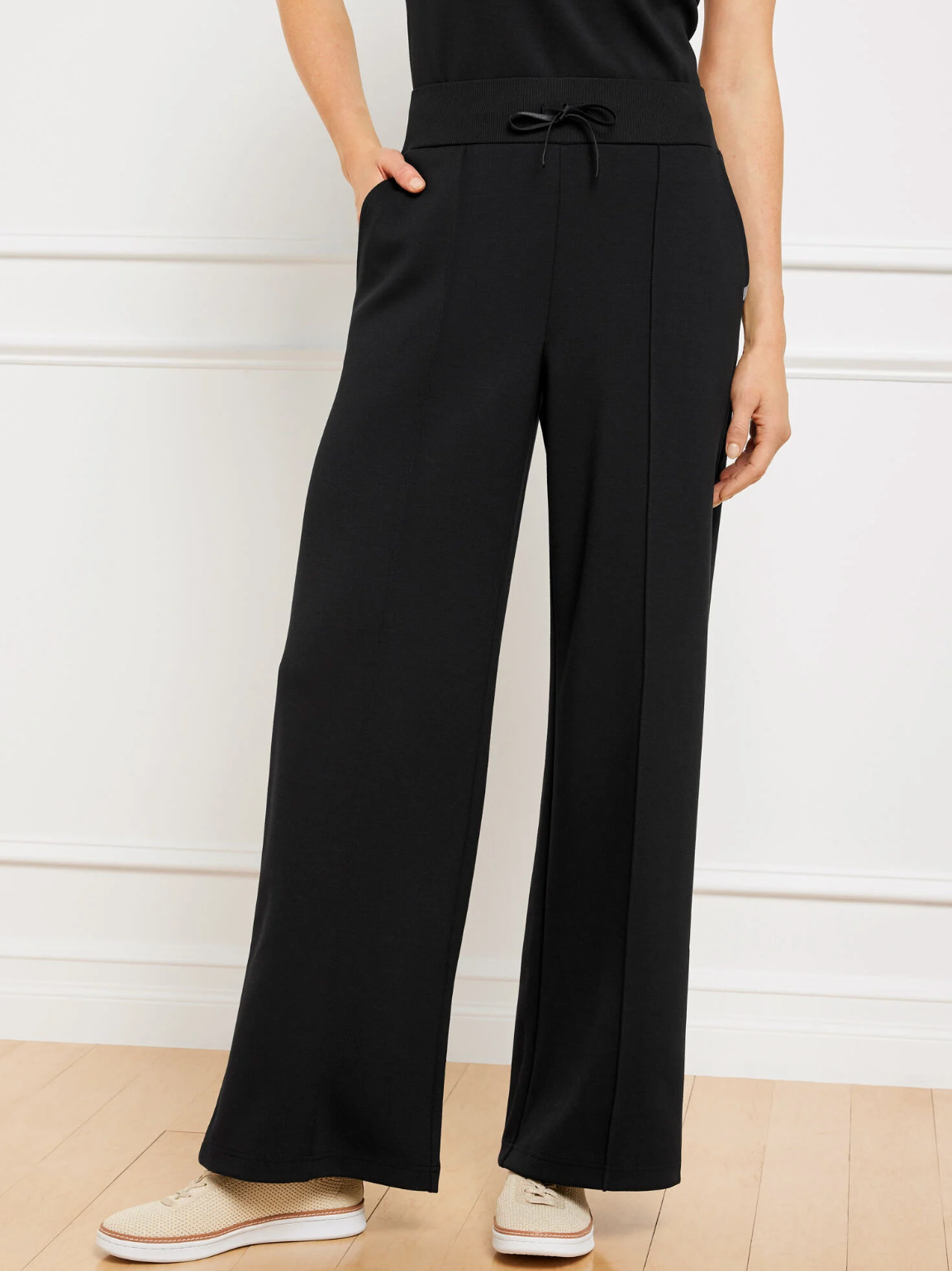 comfortable-airplane-flight-pants