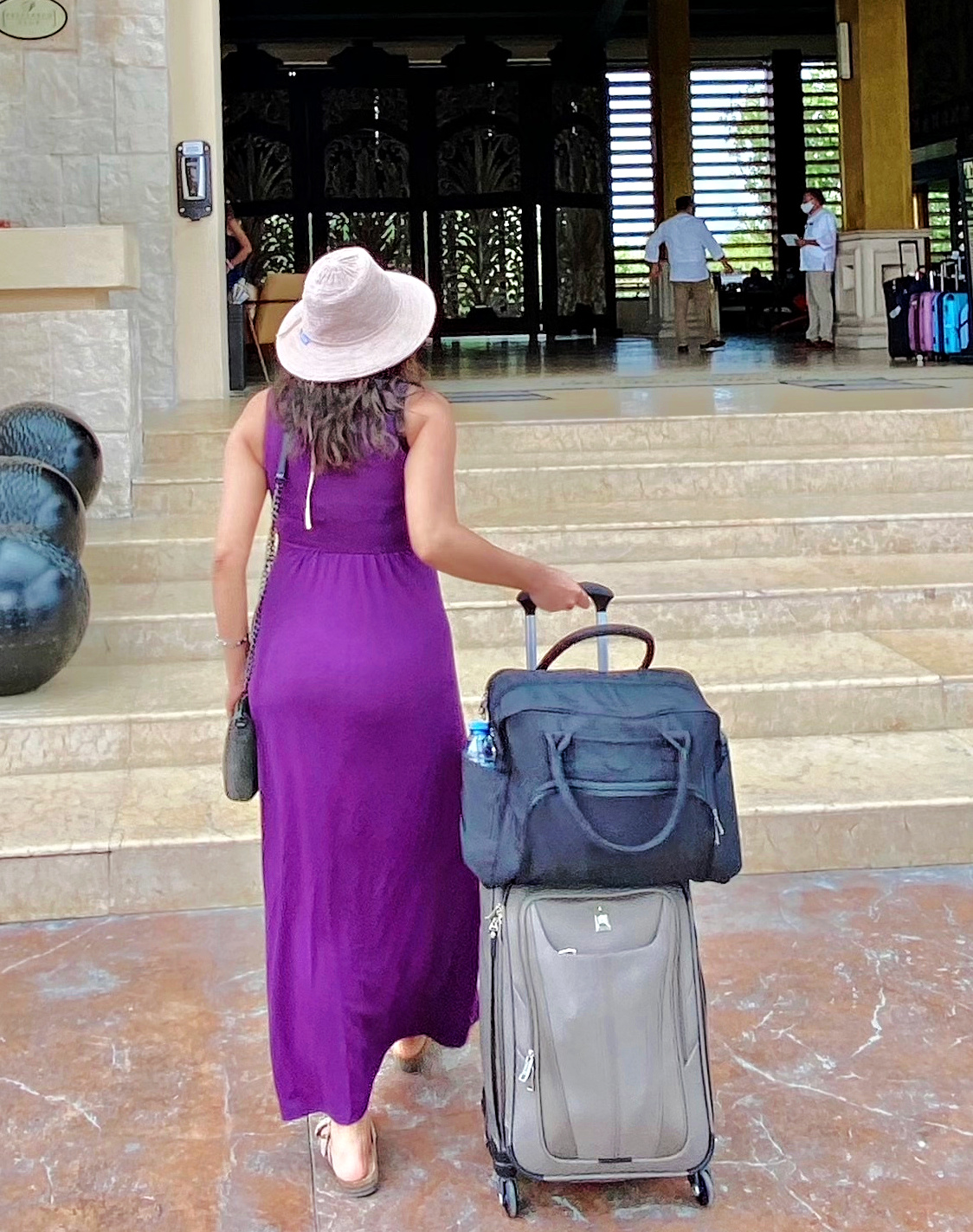 travelpro-suitcase-review