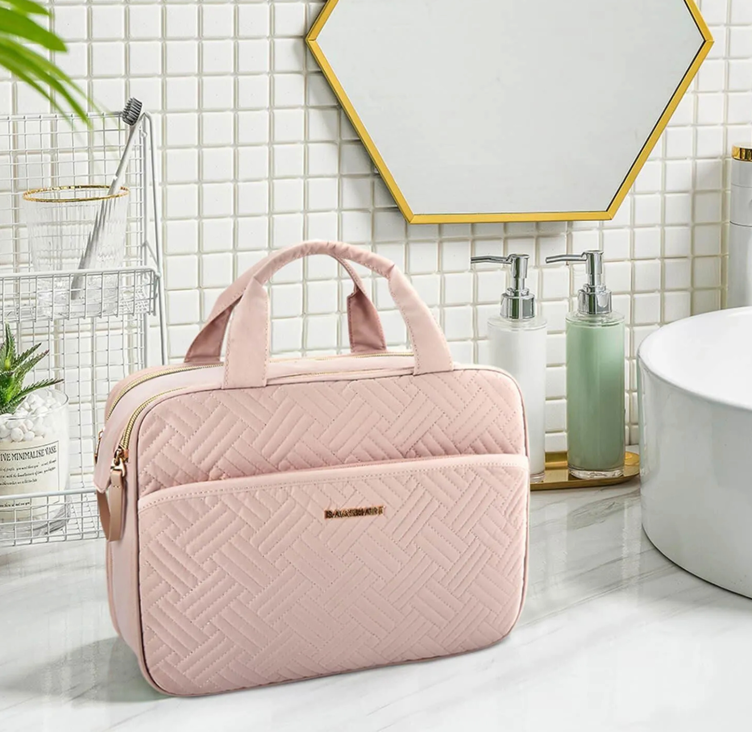 toiletry-bags-for-travel