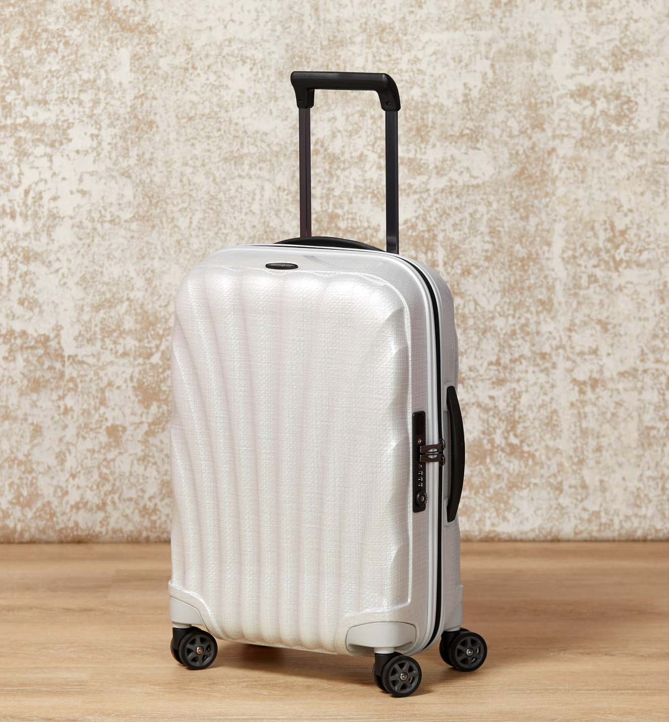 suitcase-101-step-by-step-guide-to-choosing-the-right-travel-luggage