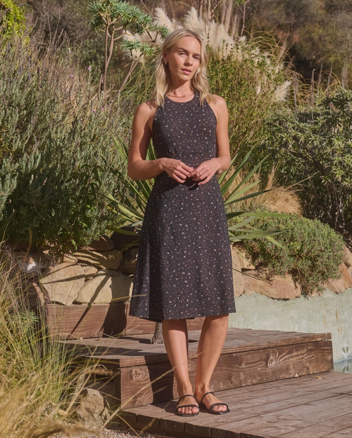best-dress-for-hot-weather-travels